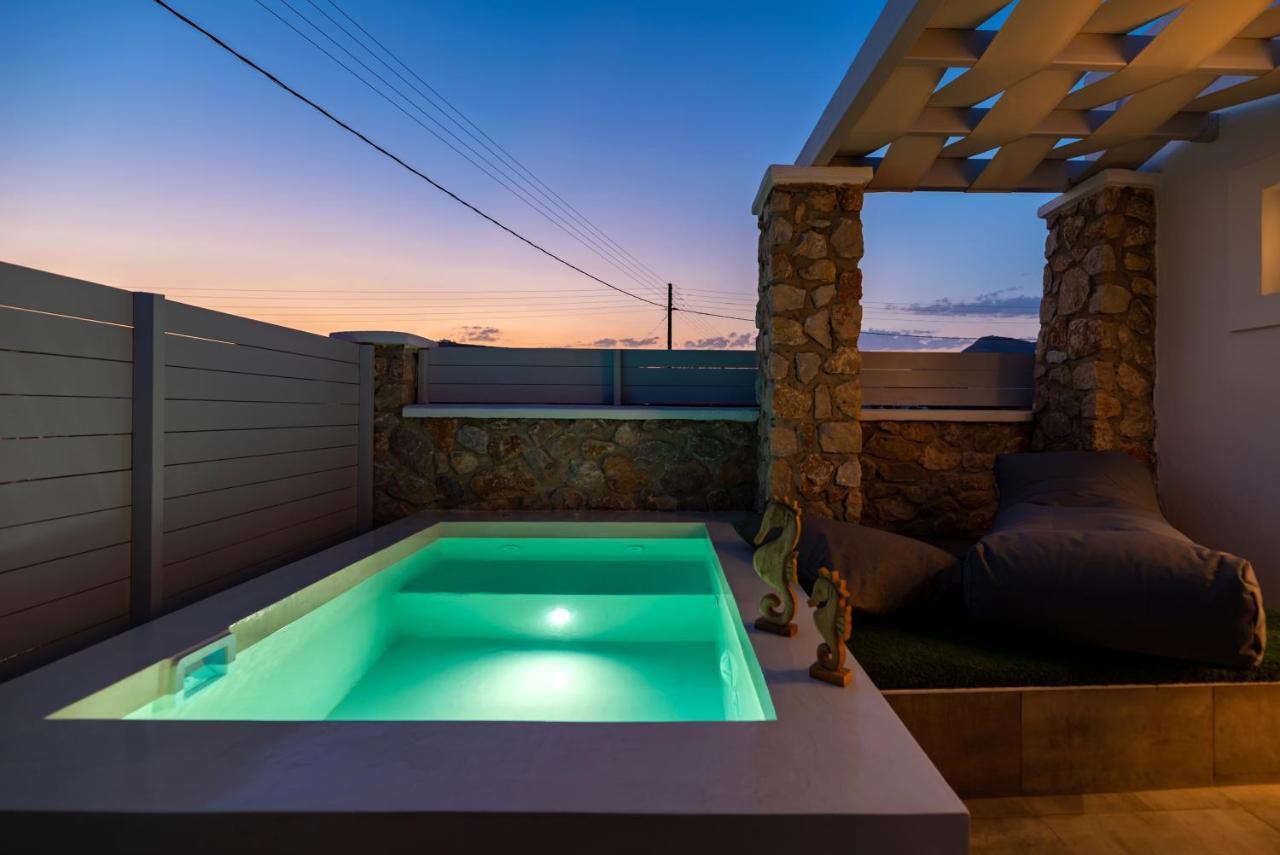 Kasteli Suites Perivolos  Buitenkant foto