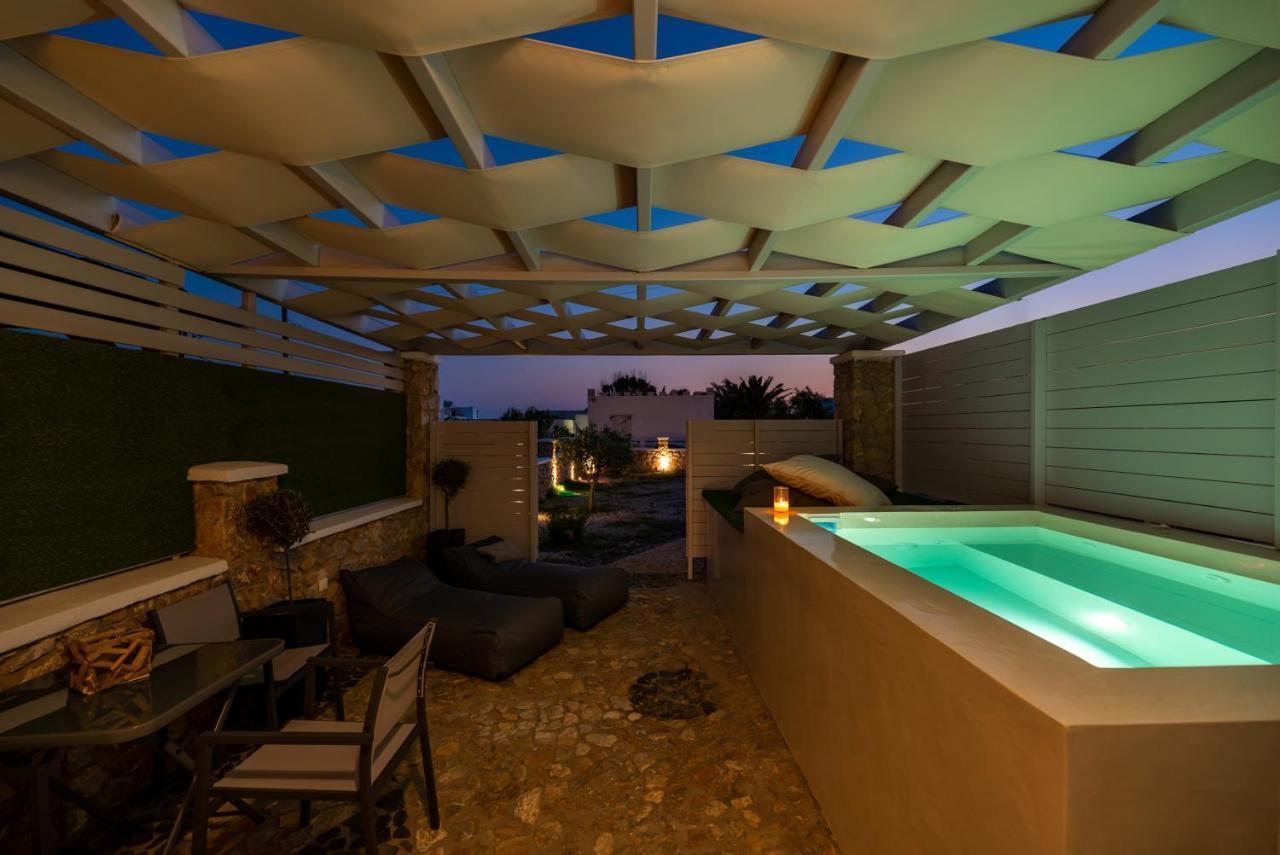 Kasteli Suites Perivolos  Buitenkant foto