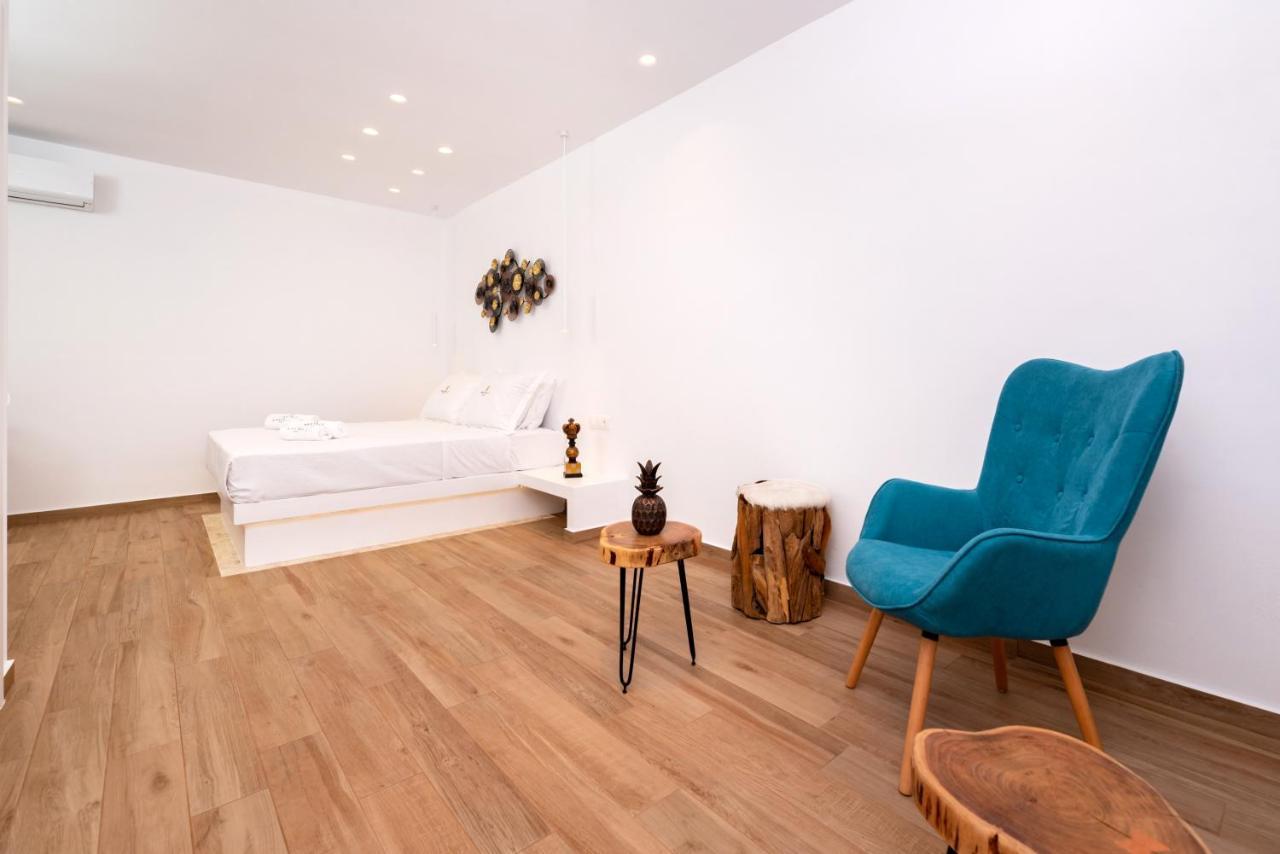 Kasteli Suites Perivolos  Buitenkant foto